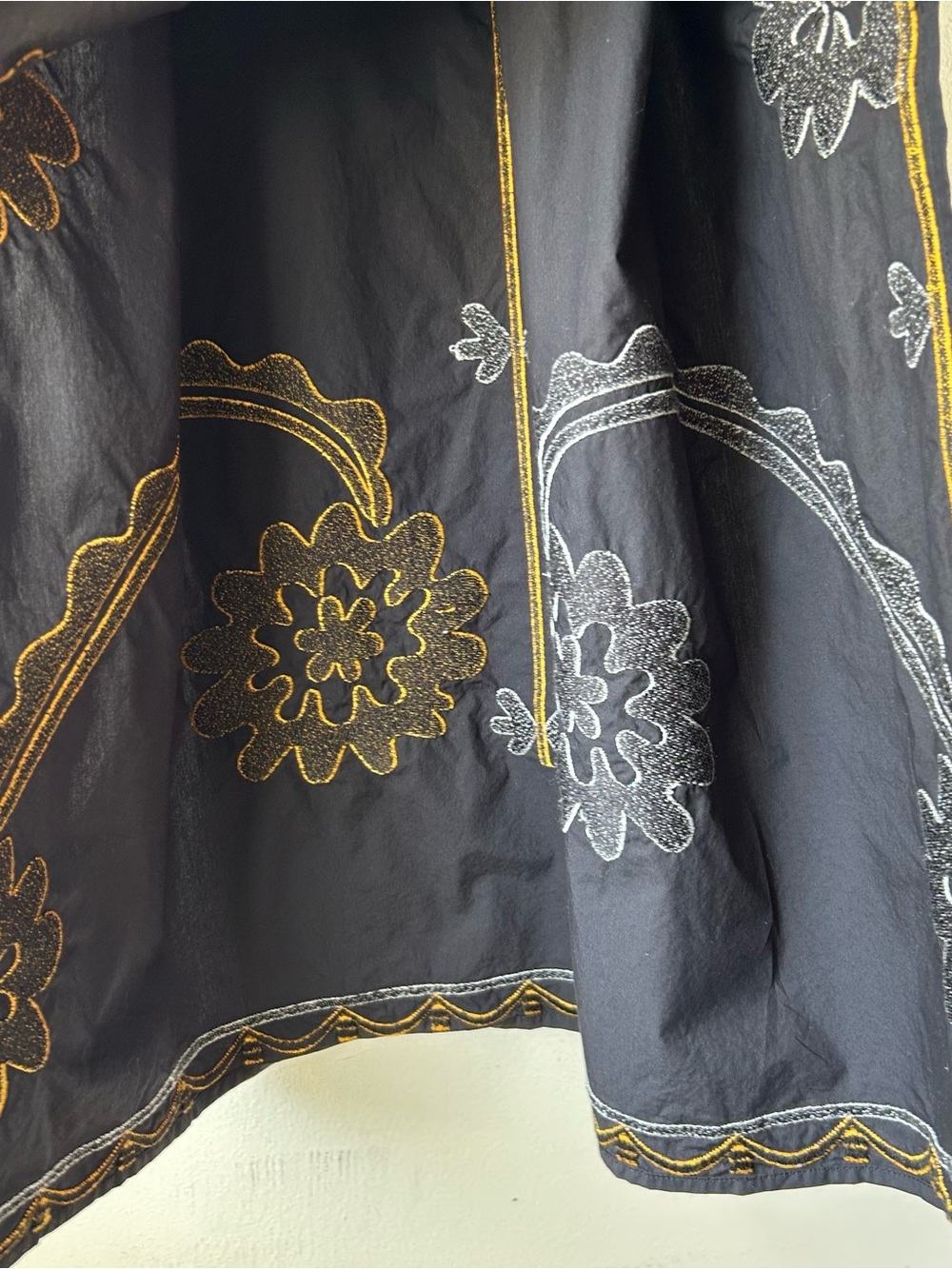 Tory Burch Embroidered Cotton Poplin Caftan Midi Dress Floral Black Gold White M - Picture 11 of 15